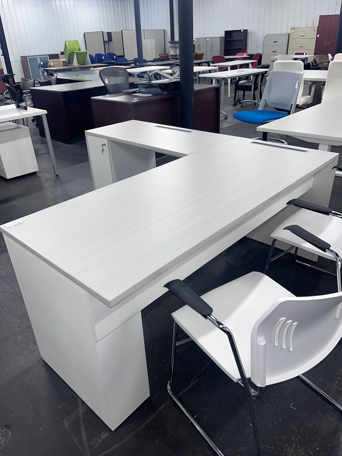 New/Discontinued L Desk *Rights & Lefts Available