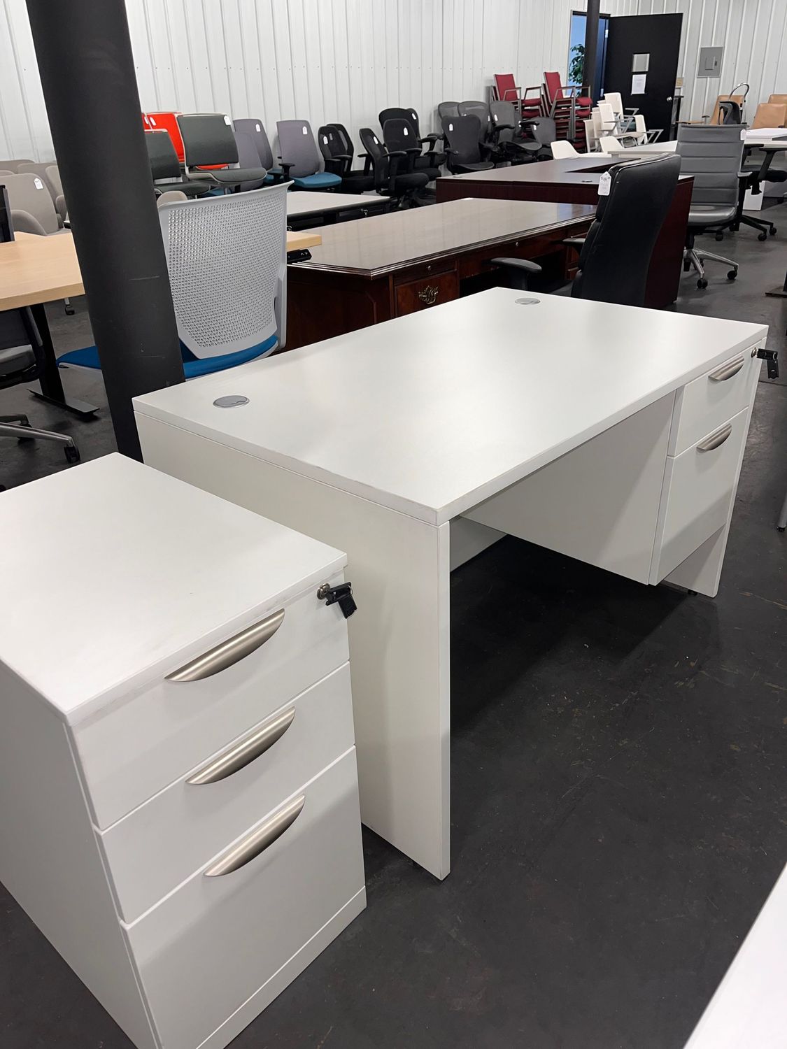 30X48 White Desk