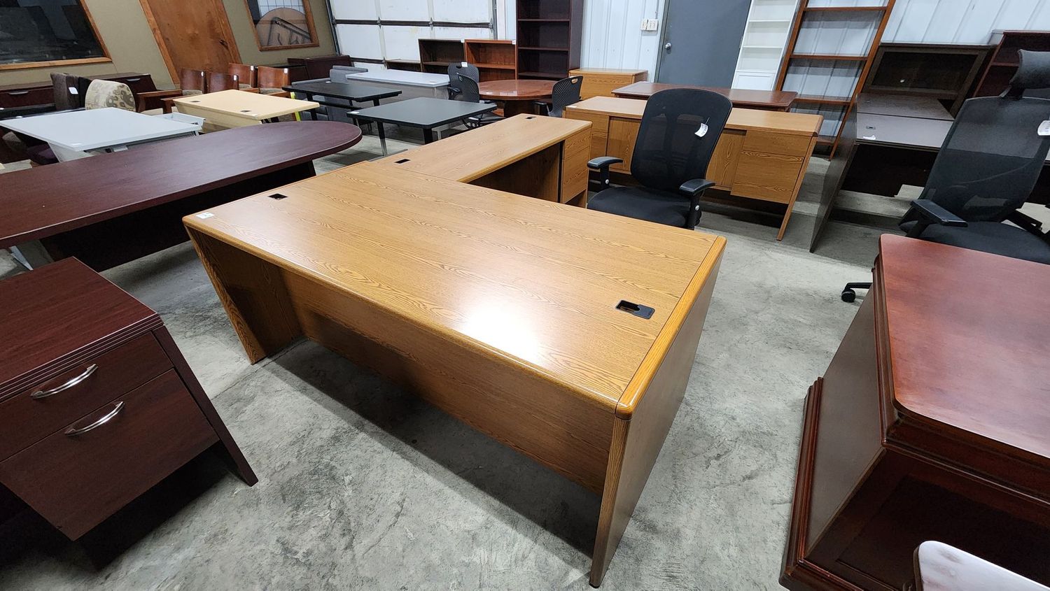 Oak Right L Desk w/Matching Storage Credenza