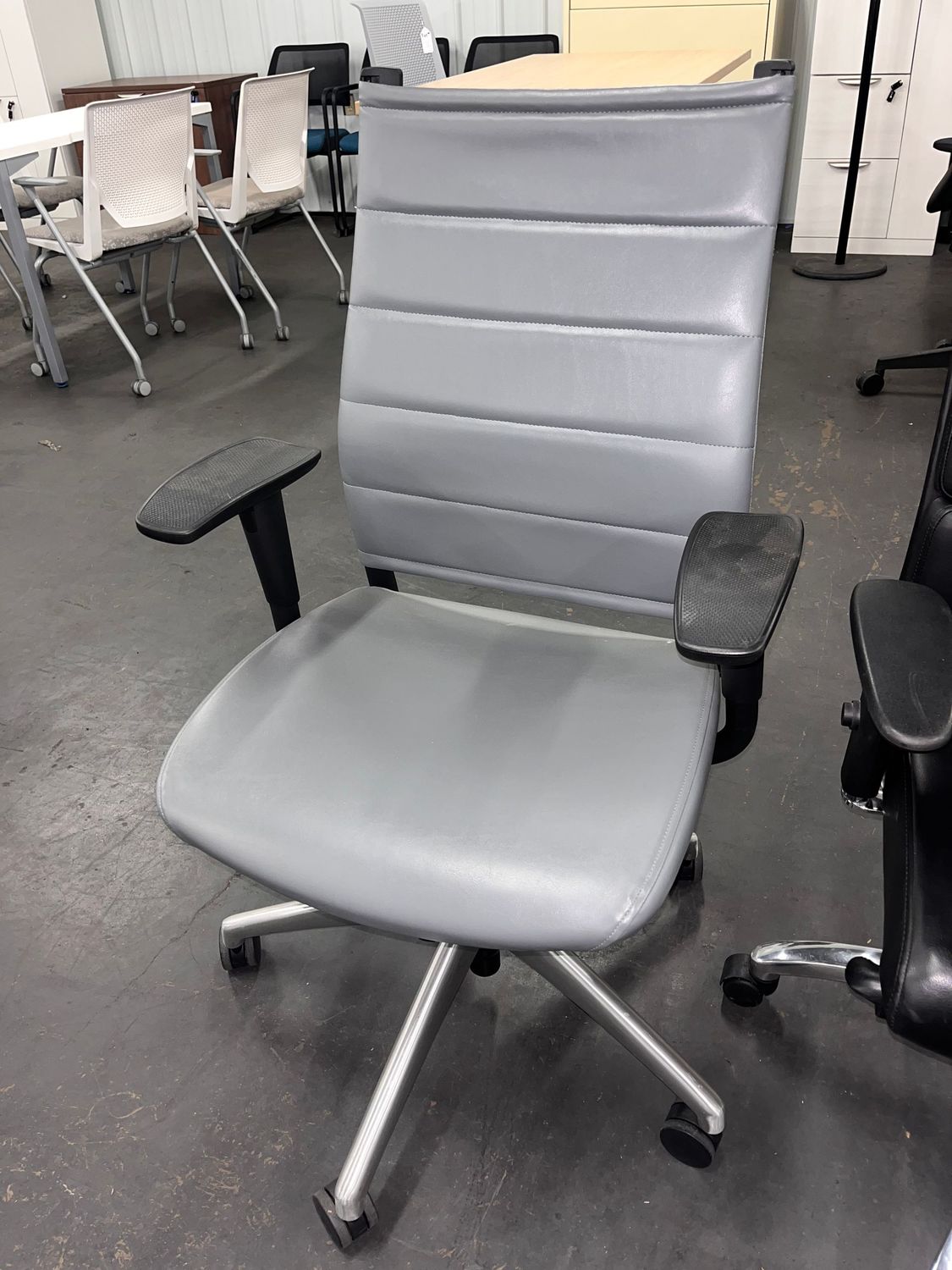 Gray Vinyl Exec Chair *3 Left