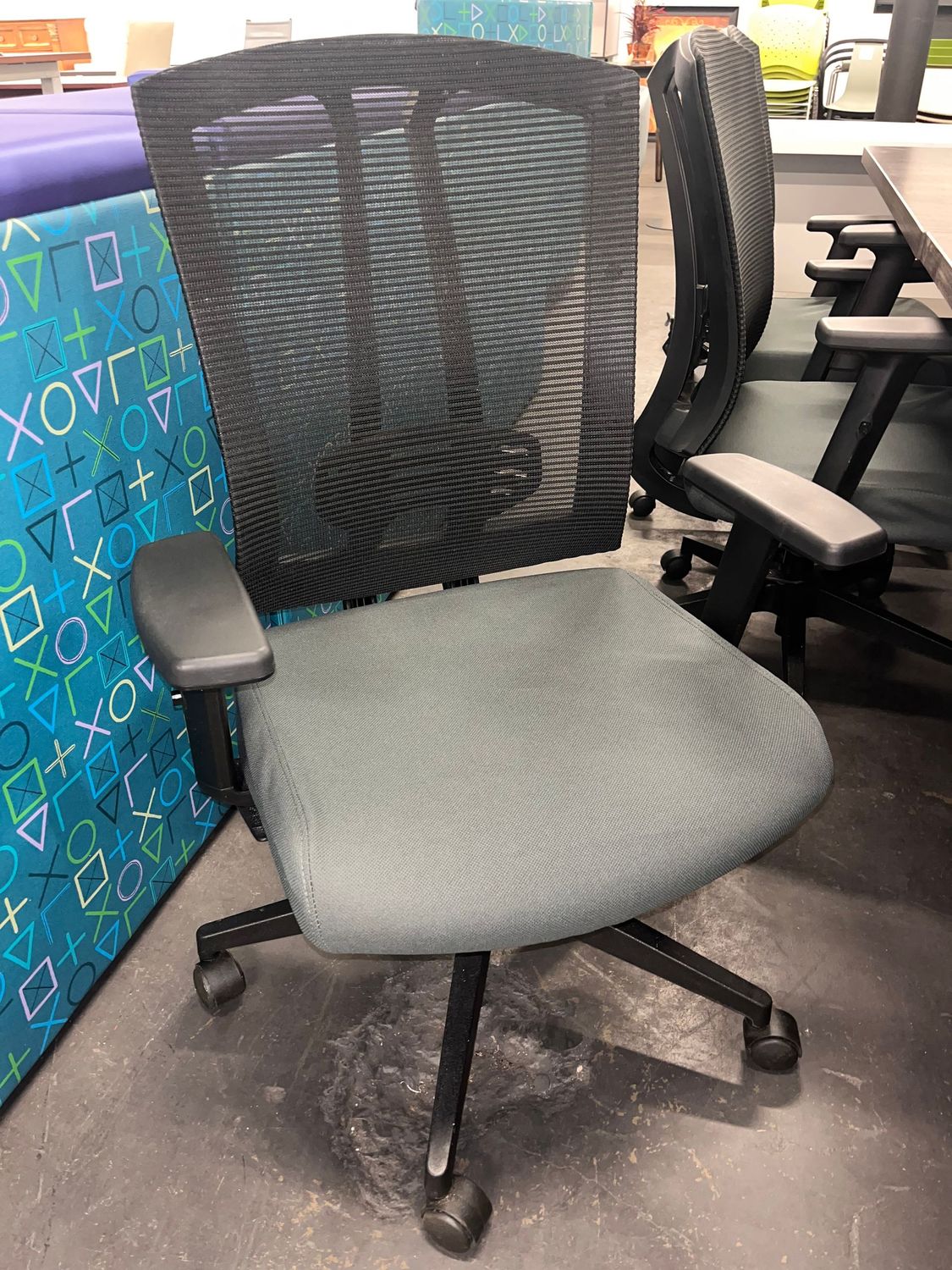 Task Chair w/ New Gray Seat Cover *8 in stock