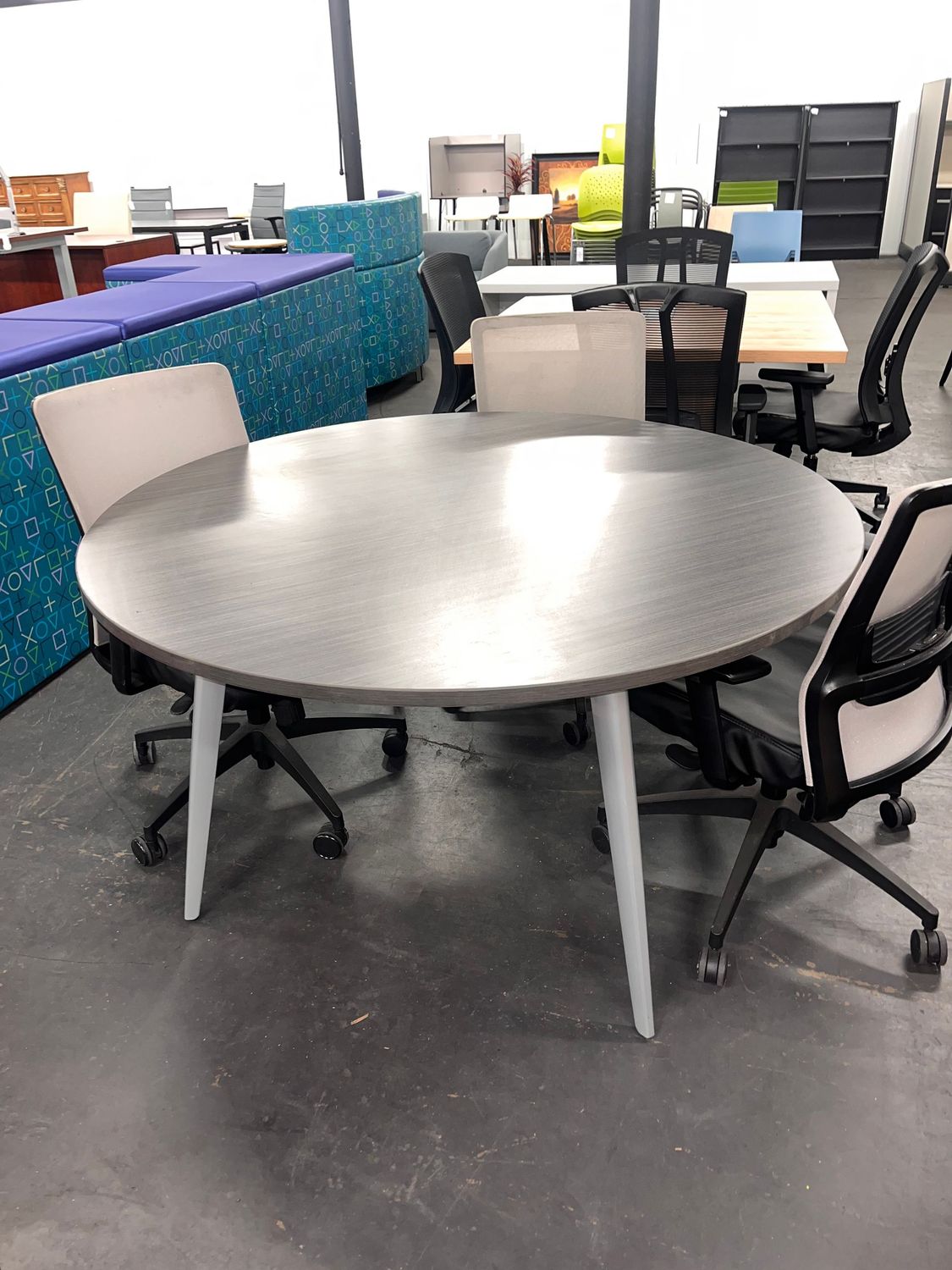 48" Round Table