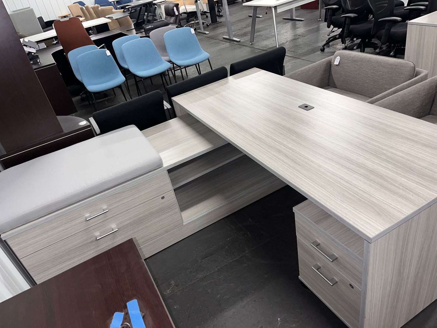 Detachable L Desk w/ Lower Storage