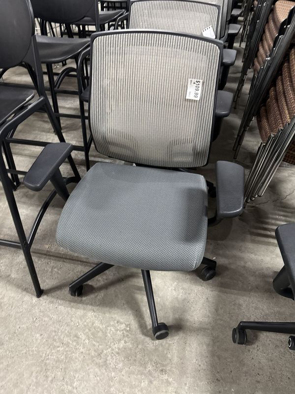Mesh Back Gray Fabric Seat Task Chair