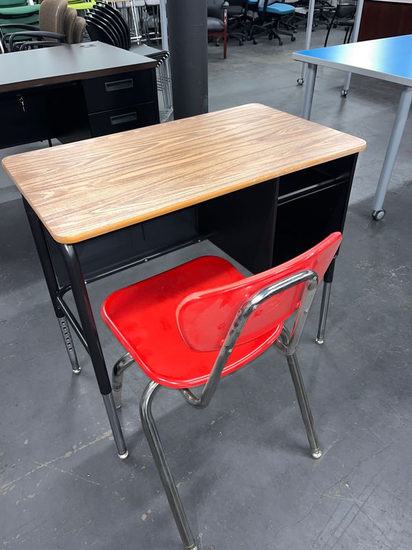 785 Virco Student Desk *New/Overstock