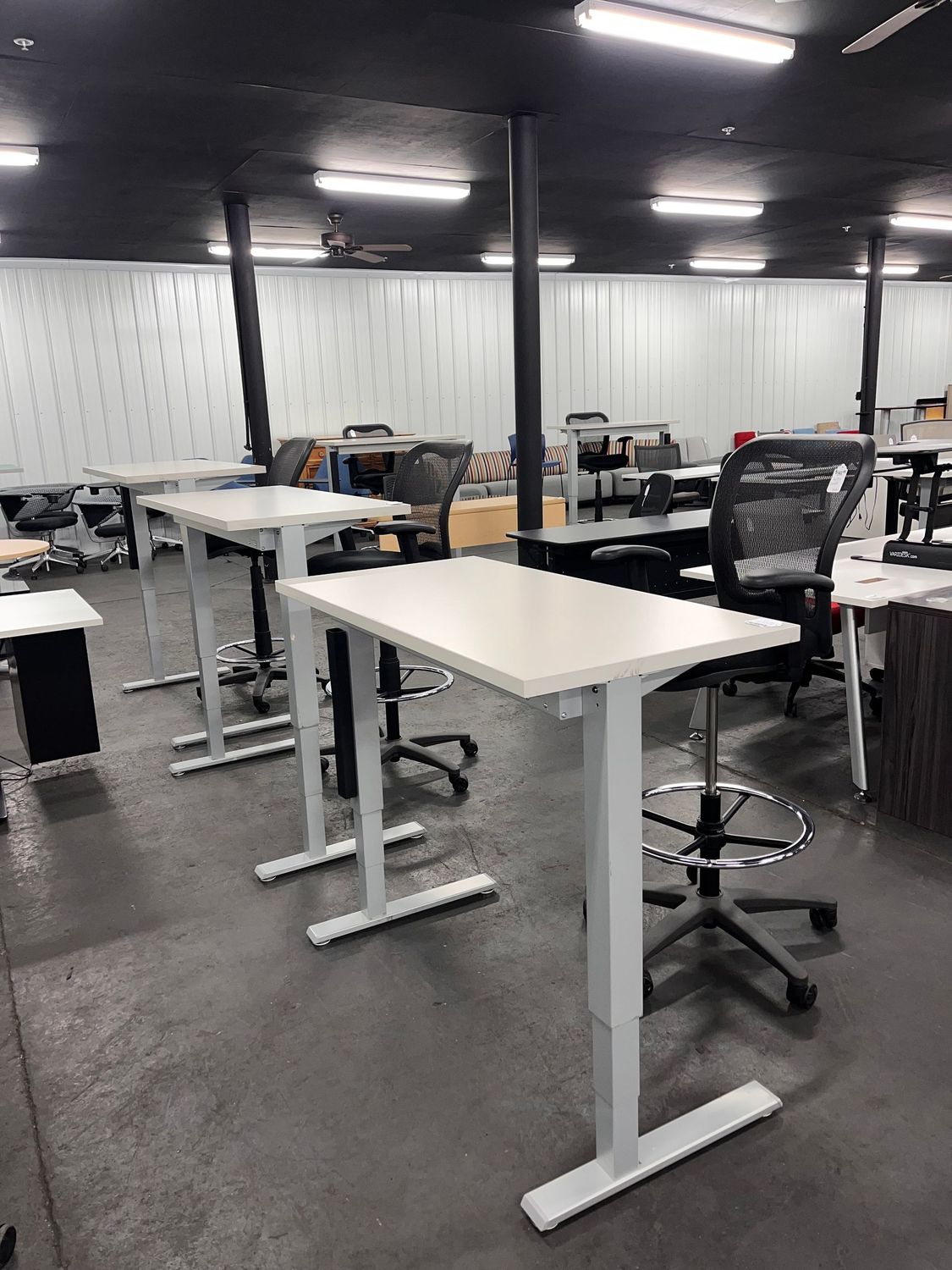 24X48 Pneumatic Sit Stands *4 in stock