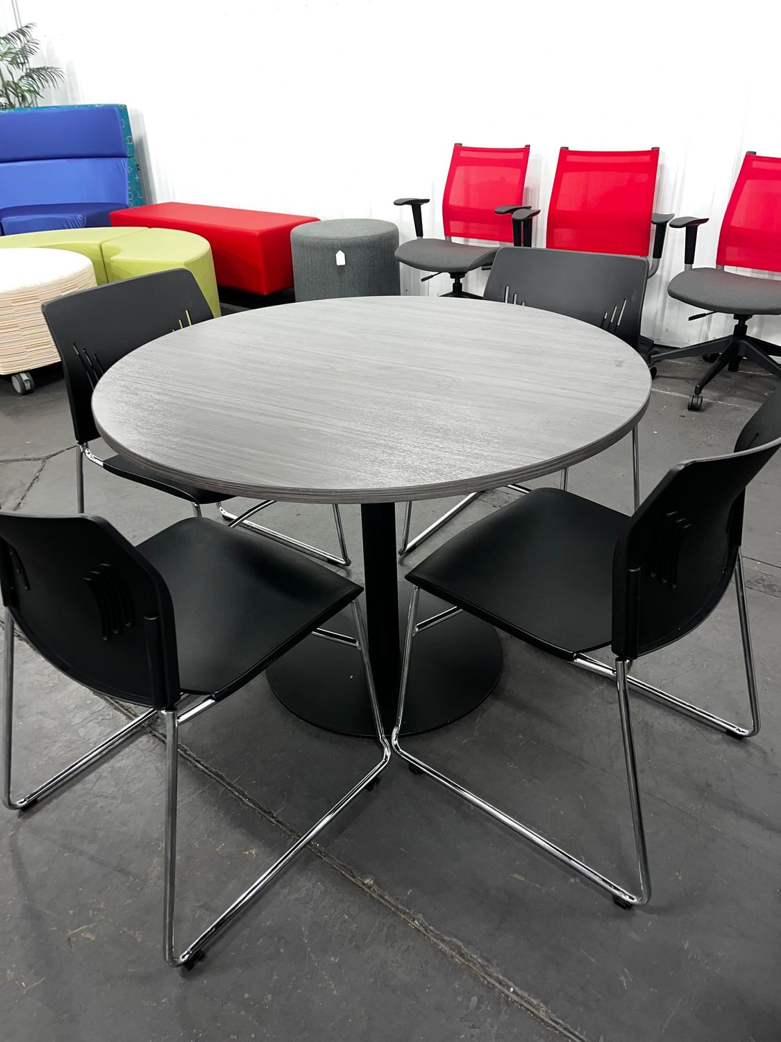 42" Round Cafe Table
