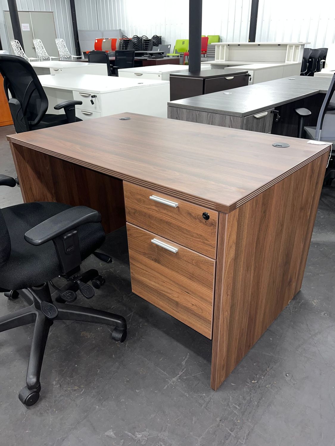 30X48 Walnut Single Ped Desk