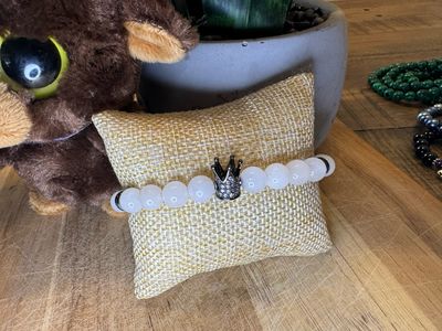 👑 White Jade Crown Bracelet – Royalty Collection