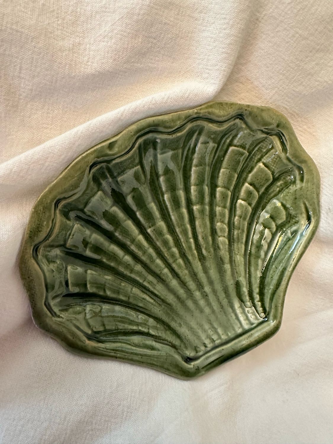GREEN CERAMIC SOAP DISH