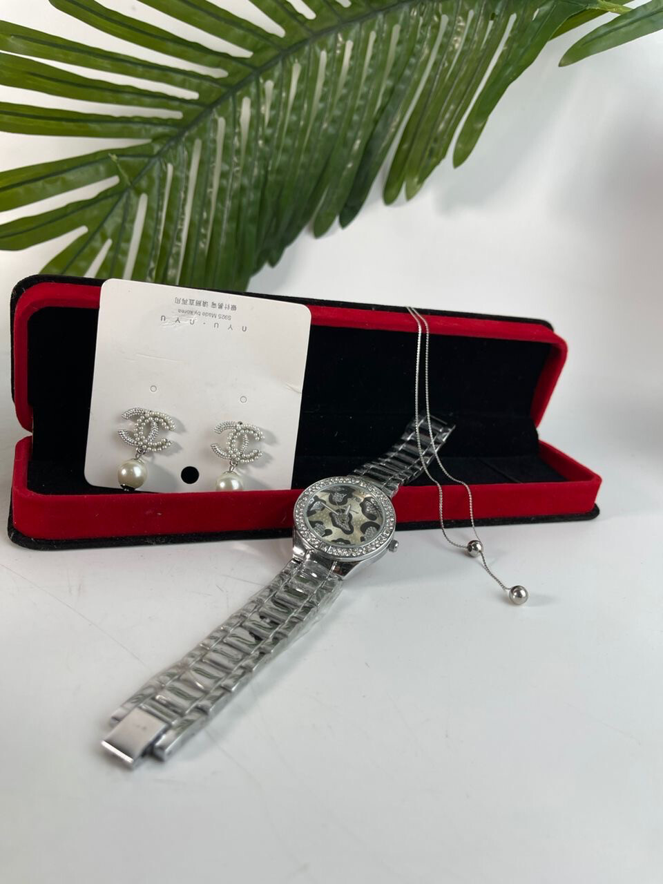 Silver Animal Print Wristwatch X Earring X Pearl Drop Necklace