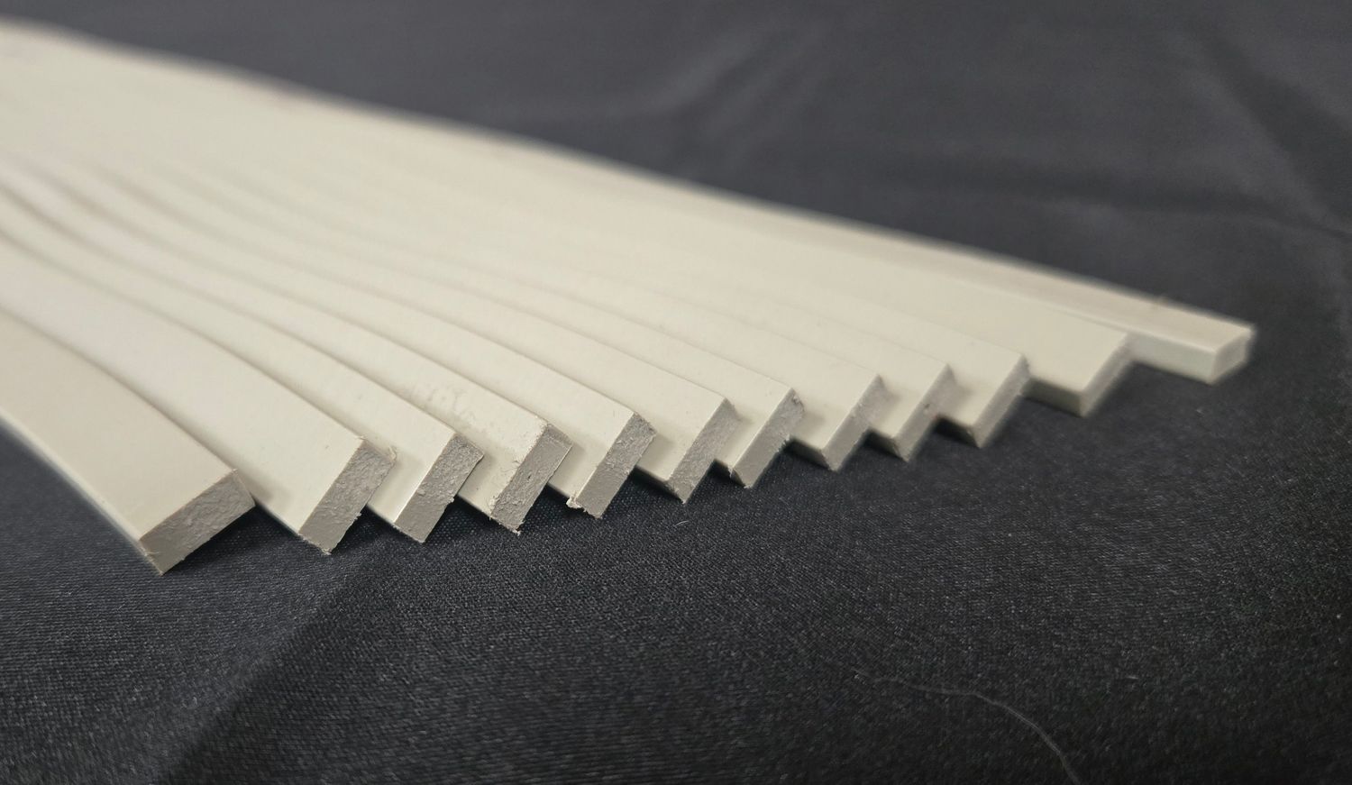 Polar 115 Gray Wavy Cutting Sticks 45.67" (1 Dozen)