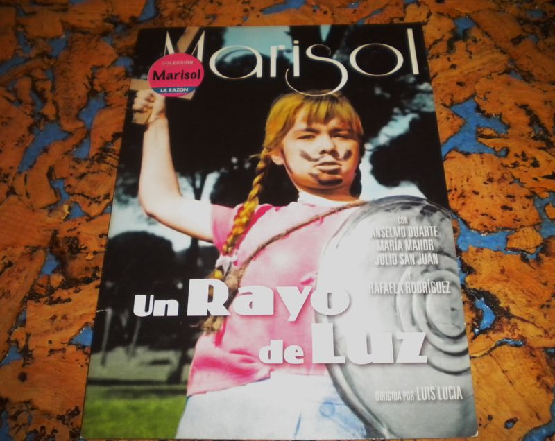DVD. PELÍCULA: UN RAYO DE LUZ. MARISOL. Cine Español.