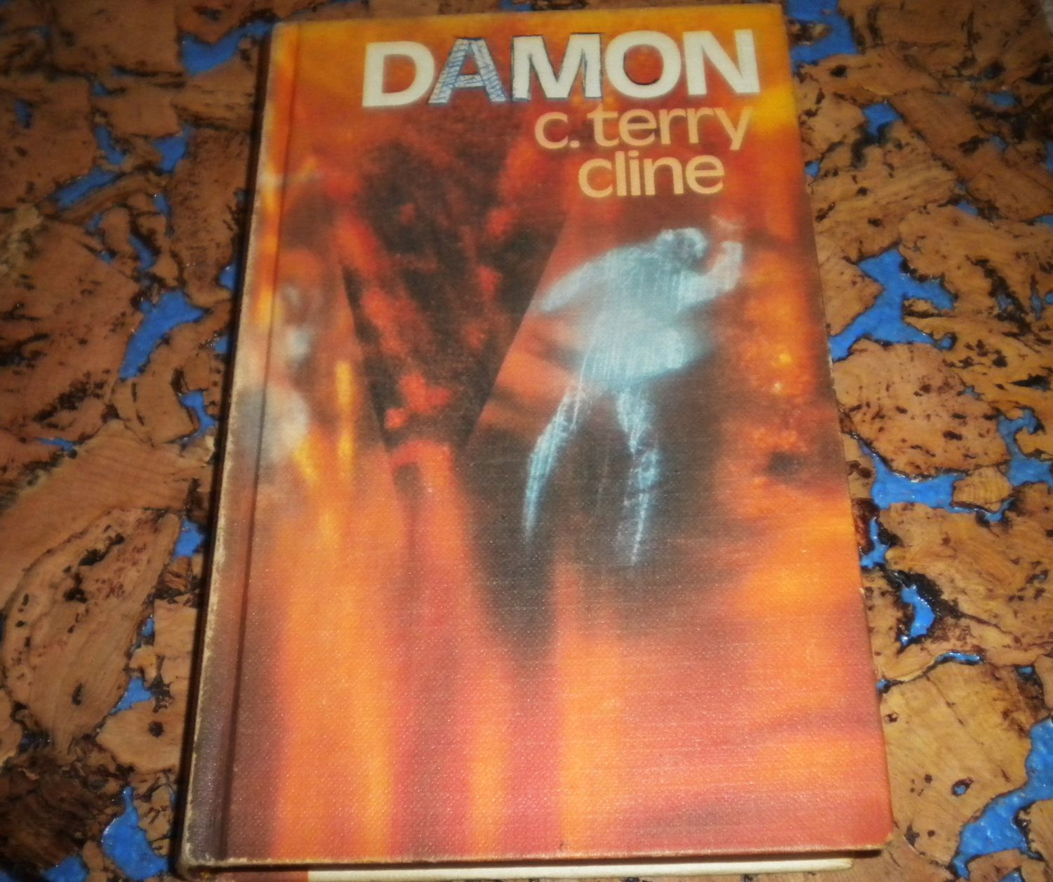 Libro. DAMON. Autor. C. TERRY CLINE. NOVELA. TERROR.