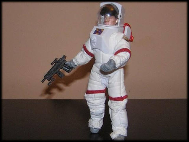 Madelman MDE.
Astronauta con rifle laser