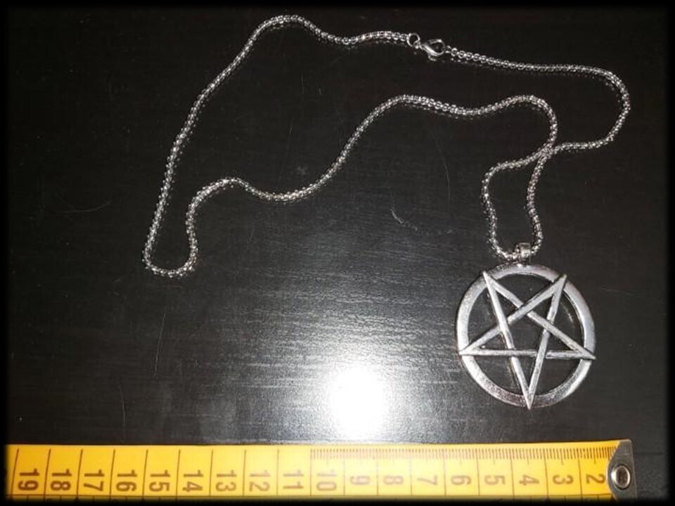 PENTAGRAMA SATANICO RITUAL. IGLESIA DE SATAN, TEMPLO DE SET, SATANISMO. GRANDE.