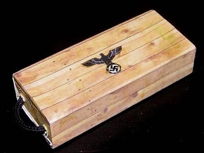 MADELMAN. CAJA NAZI. ACCESORIO EJÉRCITO ALEMÁN