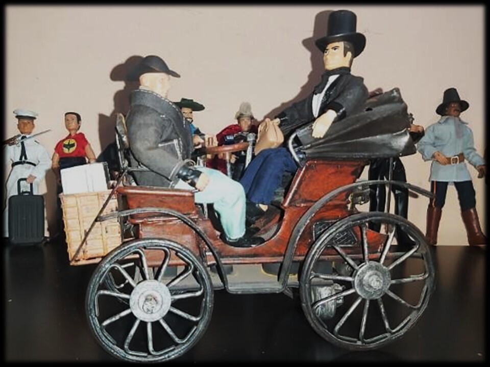 Sherlock Holmes y Dr. Watson en coche de época. Unico. Madelman. Lote.