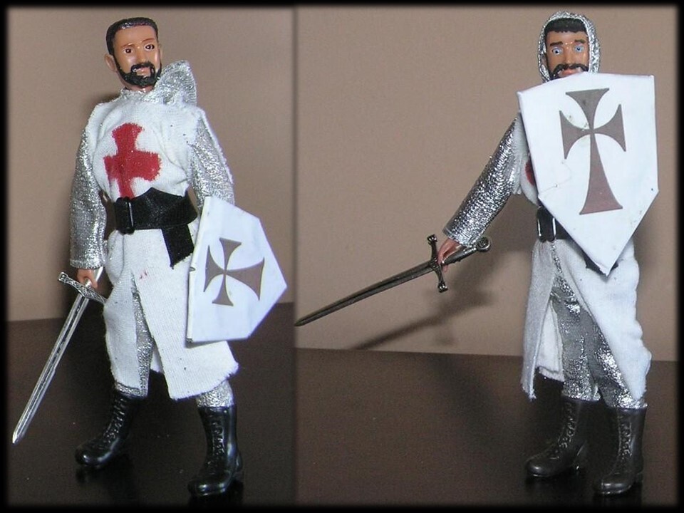 ​Caballero Templario. Jacques de Molay. Con espada y escudo. ​Madelman MDE. Histórico medieval.