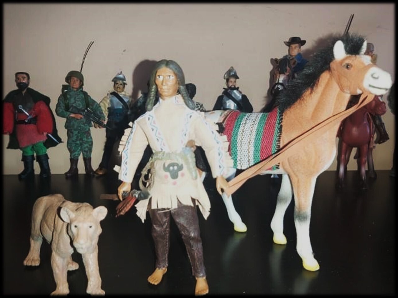 Guerrero indio con caballo y puma. Oeste Far West. ​Madelman MDE