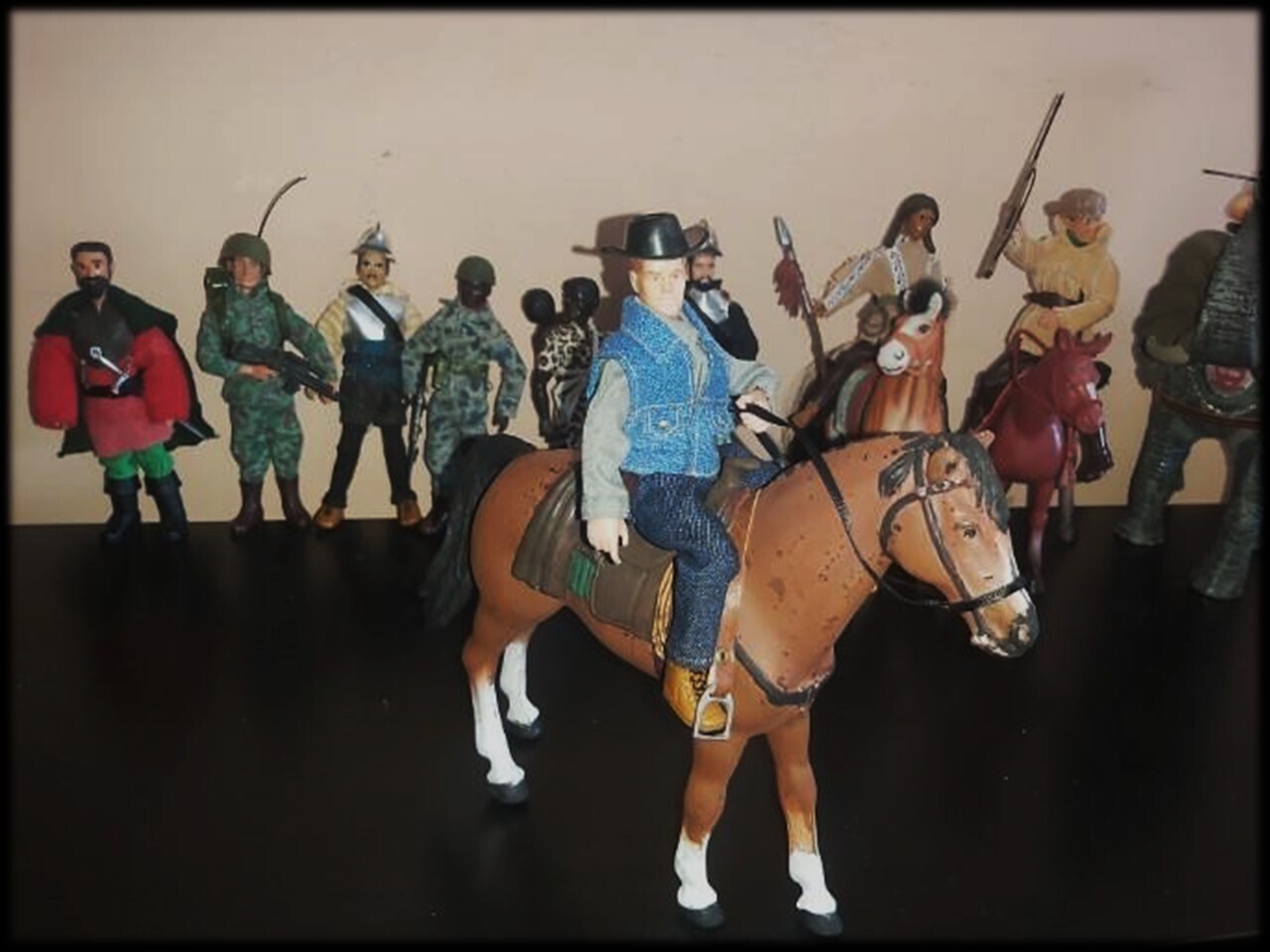 Vaquero con caballo. Oeste Far West. Cowboy. Cuatrero Sheriff. Madelman MDE.