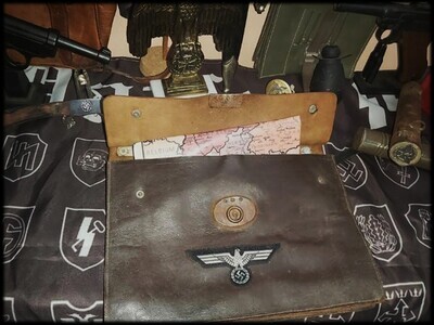 Cartera porta mapas con mapa alemán.  Wehrmacht ​.III Reich. Hitlerismo Esotérico. WWII Nazi.