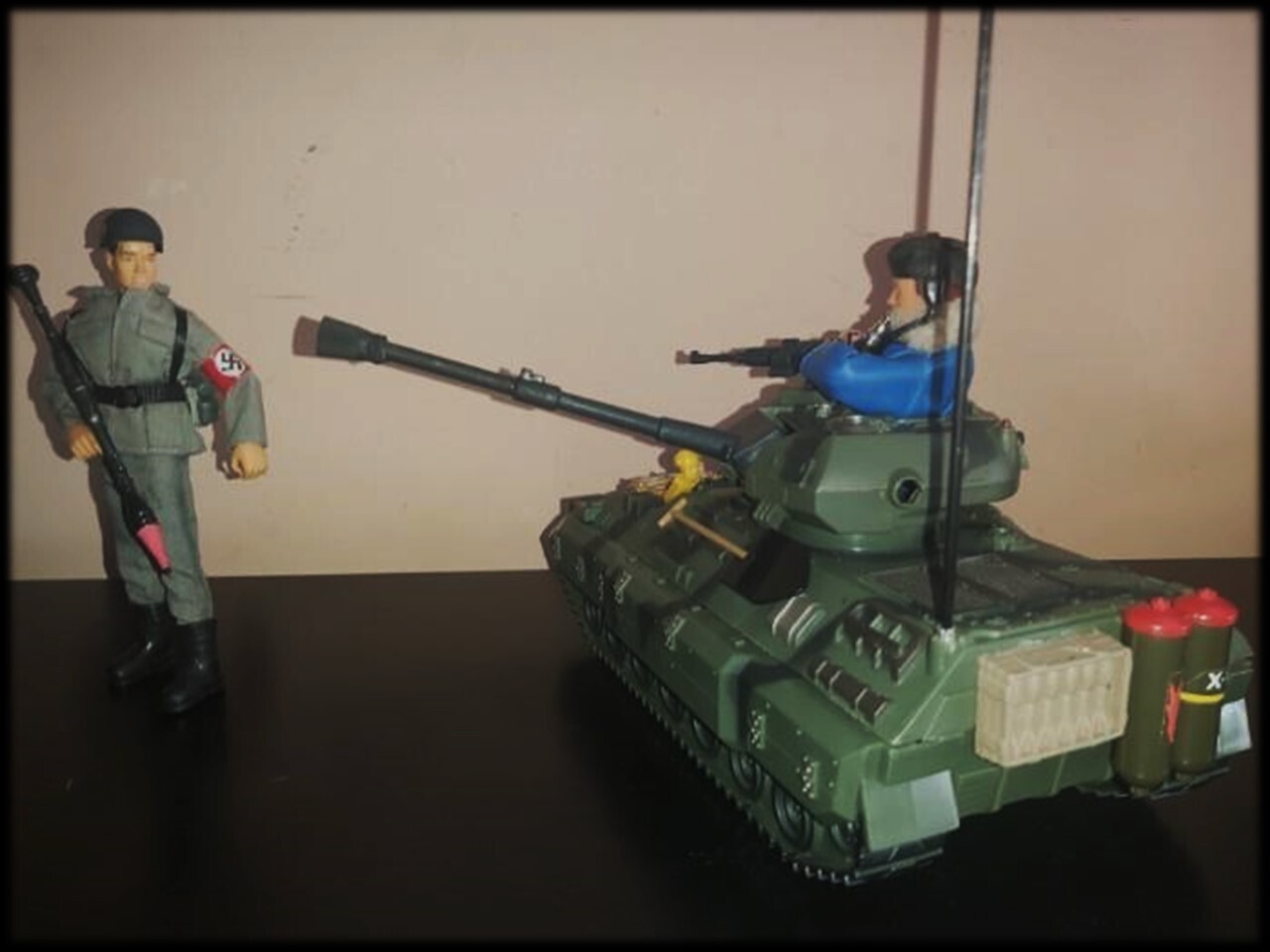 ​Madelman MDE. Lote diorama antitanque aleman con tanque. Segunda Guerra Mundial. WWII.