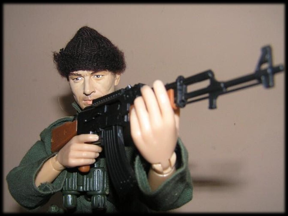 Fusil Kalashnikov original.​​ACTION MAN. GEYPERMAN DRAGÓN POWER TEAM, DRAGON, PALITOY. Accesorios.