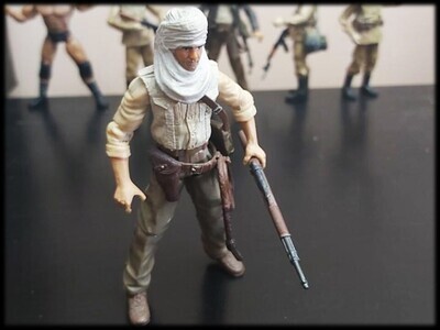 Indiana Jones. En busca del arca perdida. Figura de. 10 cm