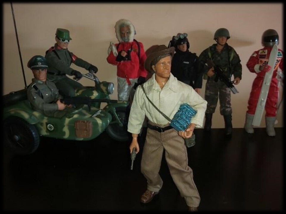 ​Action Man.  Escala 1/6. Madelman MDE.
Indiana Jones con ídolo. Harrison Ford.