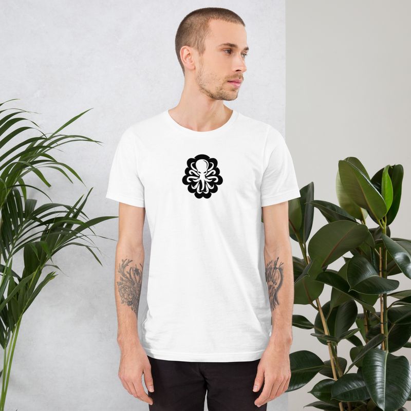 Tee QR Logo B