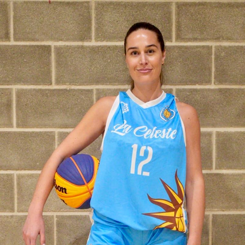 E. Sáez basketball jersey La Celeste B