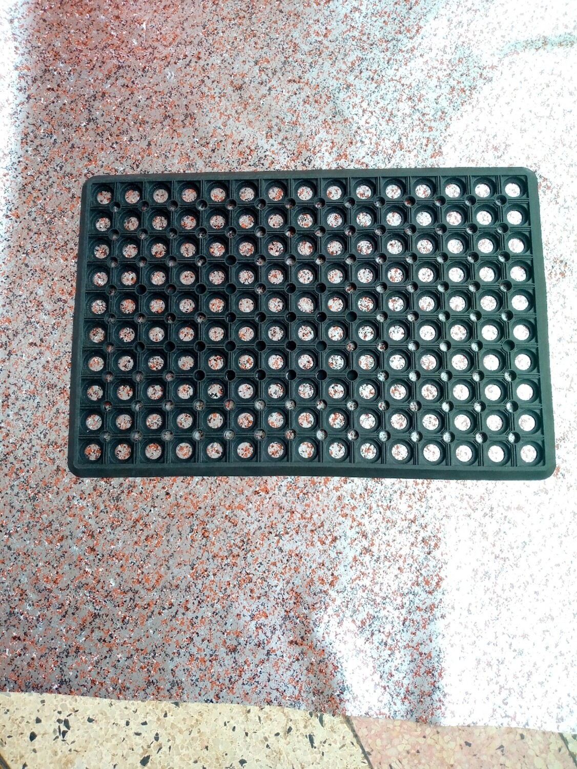 Outdoor doormat