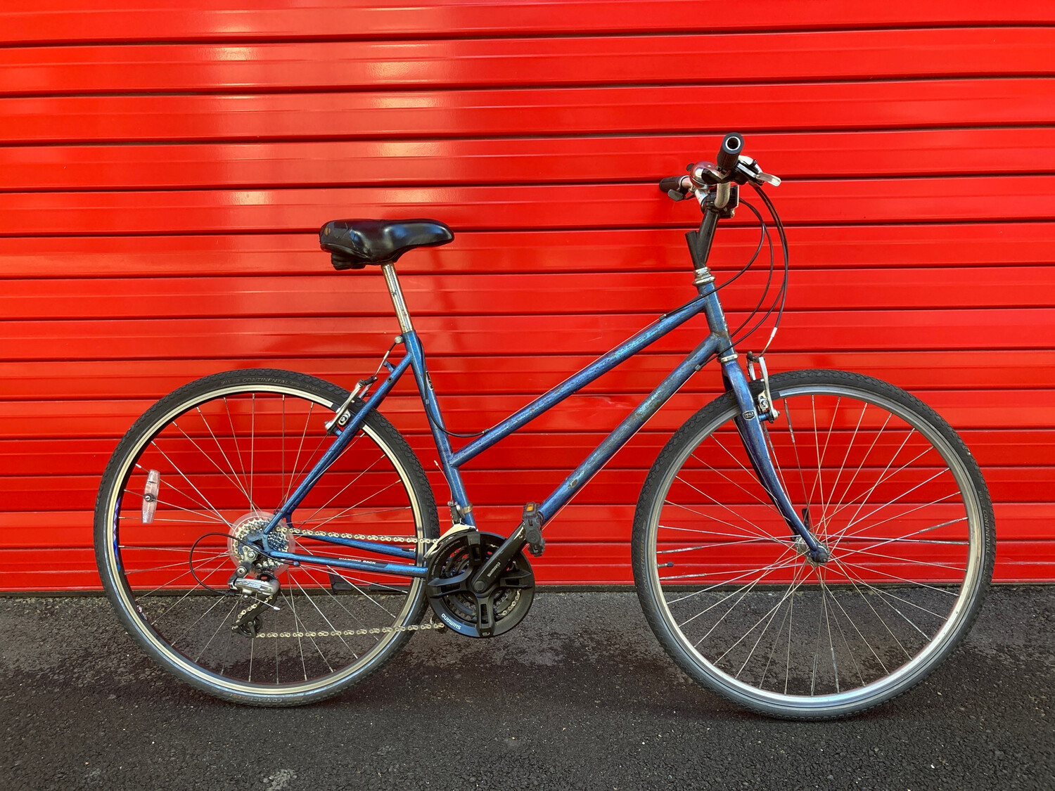 Dark Blue Diamond-Back Hybrid Bike