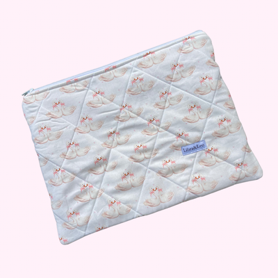 🦢 quilted laptop sleeve