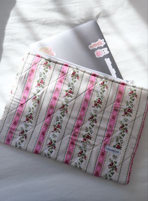 vintage striped floral laptop sleeve