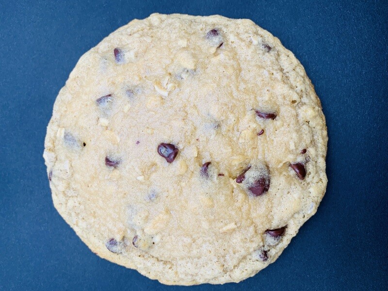 Oaty Deluxe • Gluten-Free Oatmeal Chocolate Chip Protein Cookie