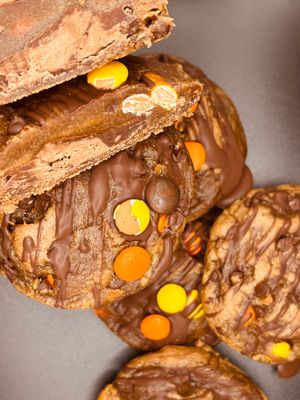 ⏰ Sweet Treat O’Clock —                                     Power House Protein Series ✨ Flavor #1: Reese’s After Hours 🍫🥜