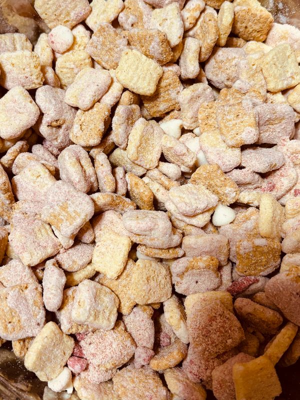 Meet your new favorite snack: Strawberry Crunch Protein Snack Mix 🍓✨