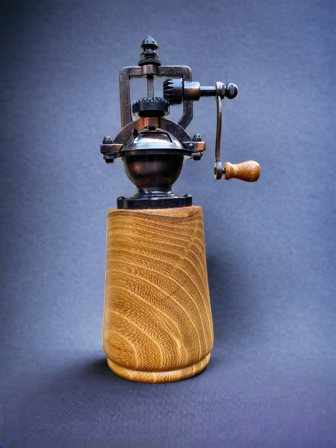 Antique Style Pepper Grinder: Acacia Wood