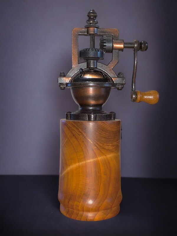 Antique Style Pepper Grinder: Red Cedar