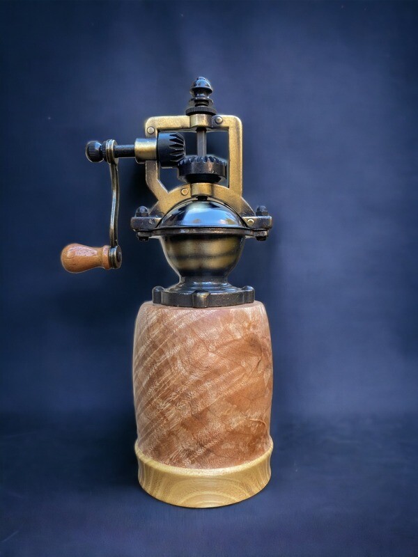 Antique Style Pepper Grinder: Maple &amp; Acacia