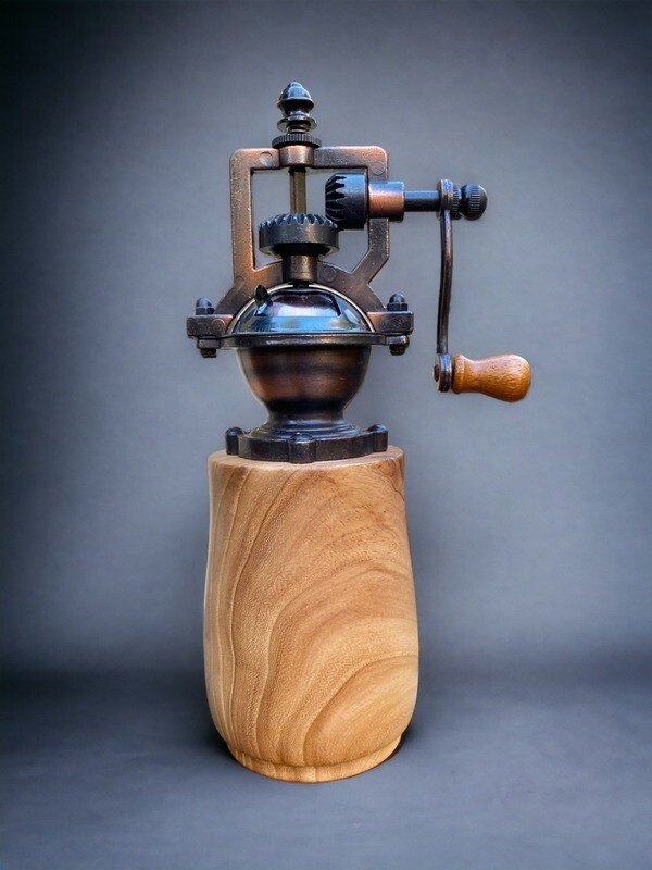 Antique Style Pepper Grinder: Elm