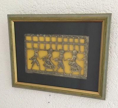 Gerahmte Dhokra Kunst Messingplatte Gelb