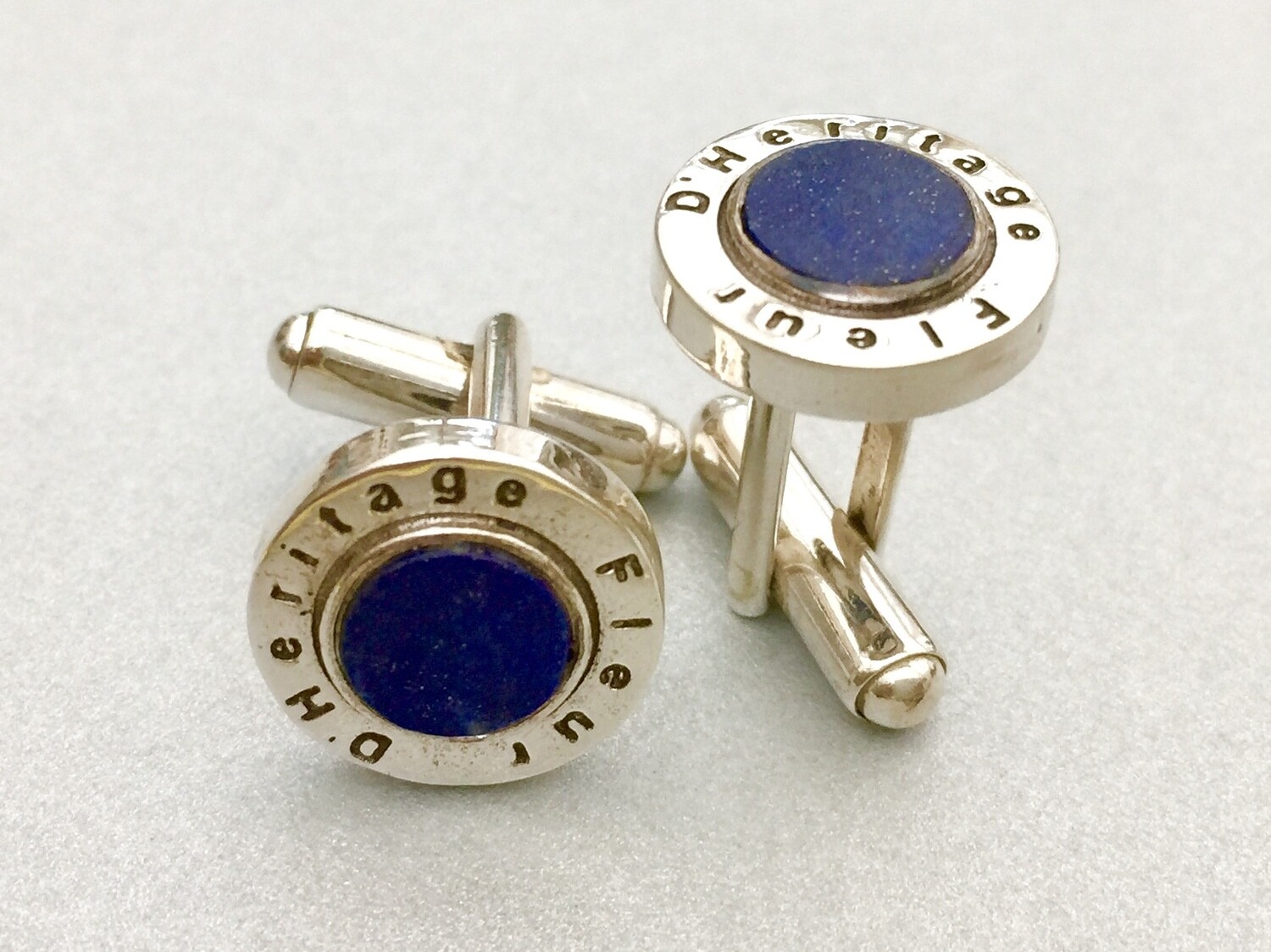 Manschettenknöpfe aus Silber mit Lapis Lazuli
