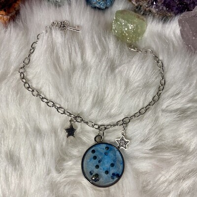 Resin-gnating Charm Braclet