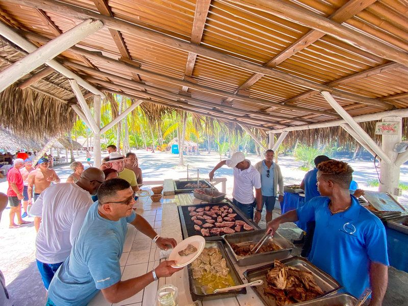 Dominican lunch served during the Saona Softness excursion