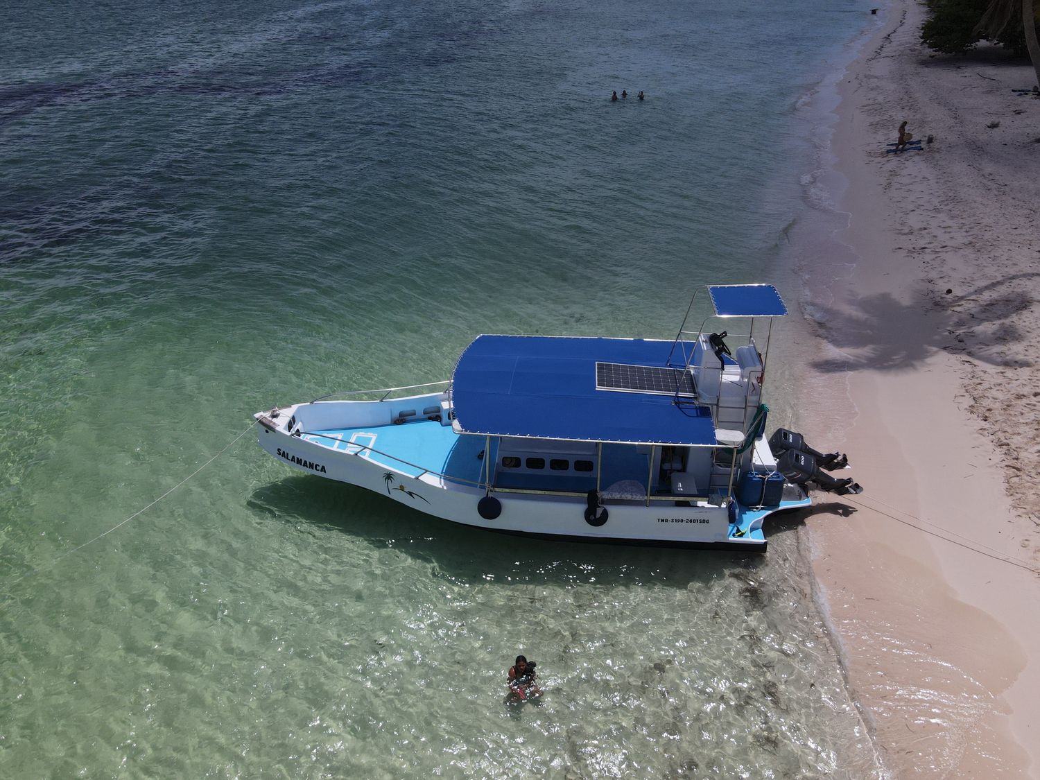Motorboat for the Catalina Snorkeling excursion