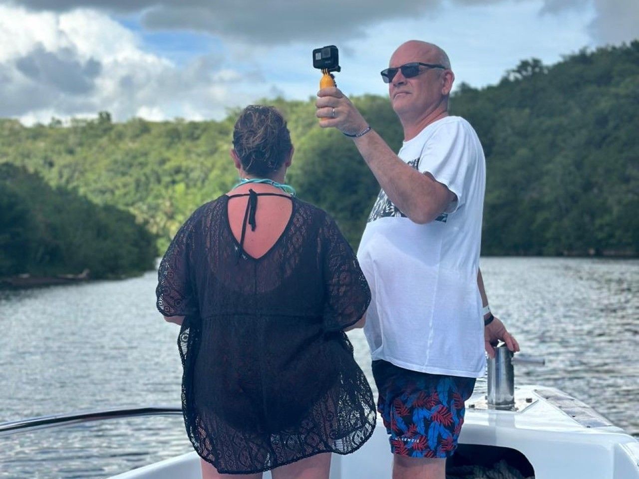 Traveler taking pictures during the Catalina excursion