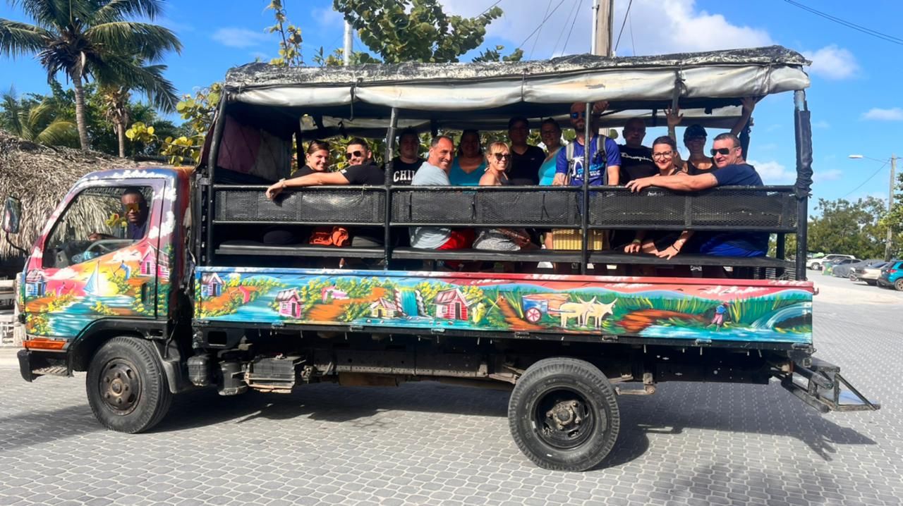 AIDAperla au port de La Romana : Safari Aventure &amp; Découverte en camion